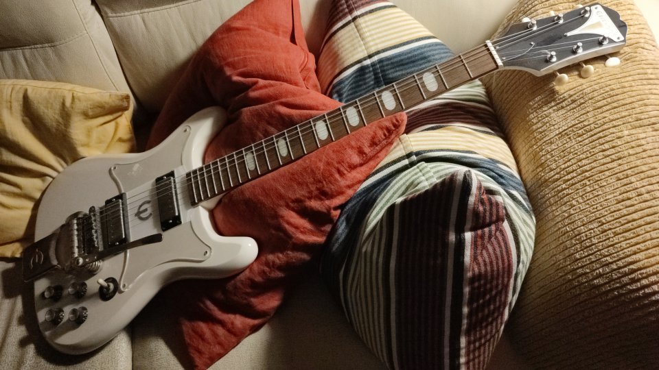 Epiphone Crestwood Custom Tremotone de segunda mano · Foto 1 de 3 · Asturias · 350 €