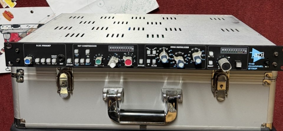 Api channel strip - comprado en 2021 - de segunda mano · Foto 1 de 7 · Pontevedra · 2300 €