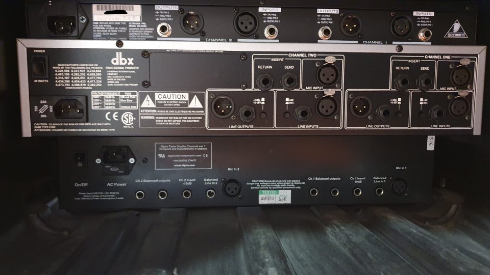 Varios previos - 8 canales en total TLAudio Ivory, Ultragain, DBX, CFPRO