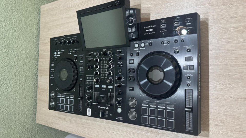 Pioneer XDJ RX3 de segunda mano · Foto 3 de 8 · Barcelona · 1650 €