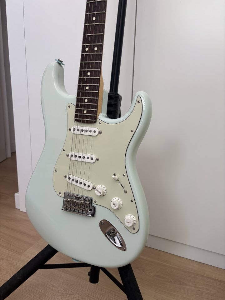 Fender Stratocaster American Special-Impecable de segunda mano · Foto 8 de 8 · Madrid · 1150 €