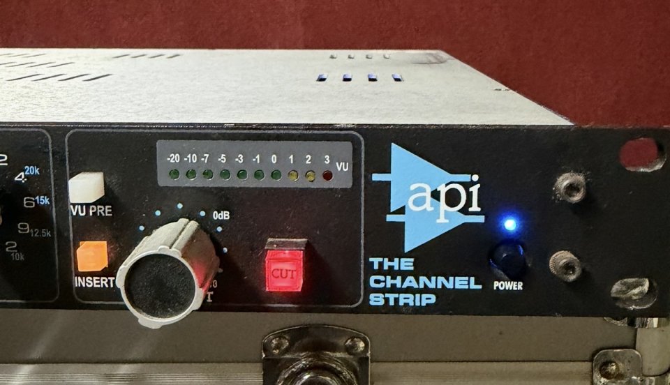 Api channel strip - comprado en 2021 - de segunda mano · Foto 7 de 7 · Pontevedra · 2300 €