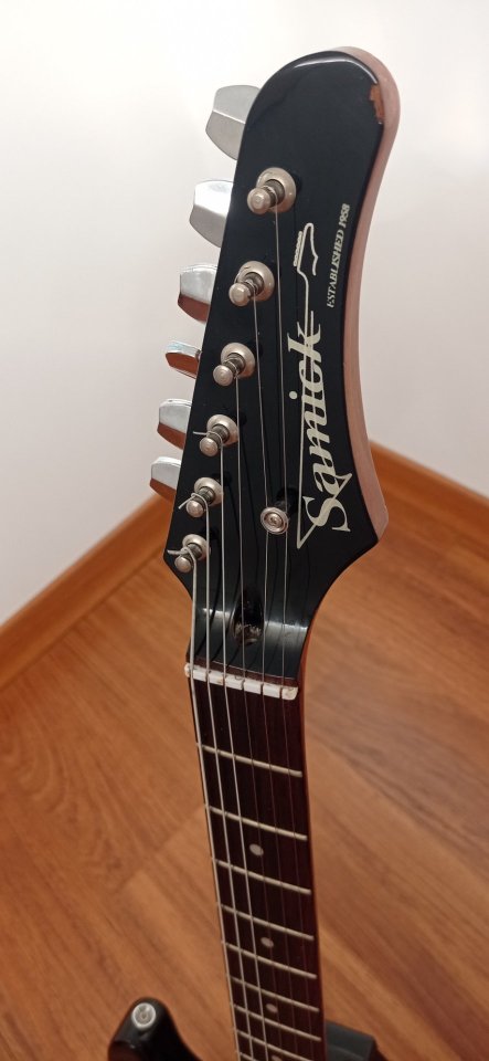 Guitarra eléctrica Samick antigua de segunda mano · Foto 5 de 8 · Cuenca · 120 €
