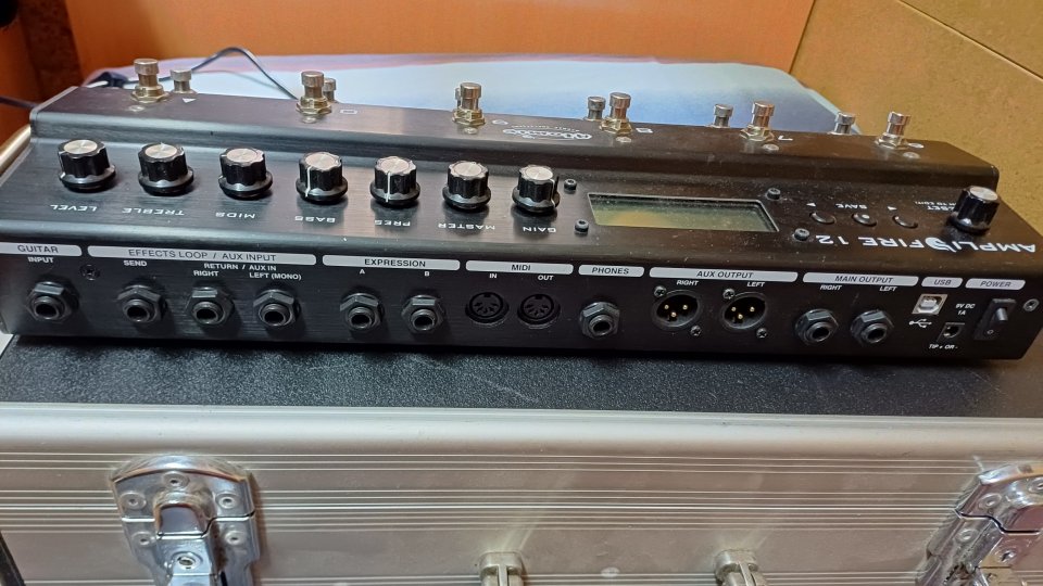 Amplifire 12 de segunda mano · Foto 3 de 4 · Barcelona · 350 €