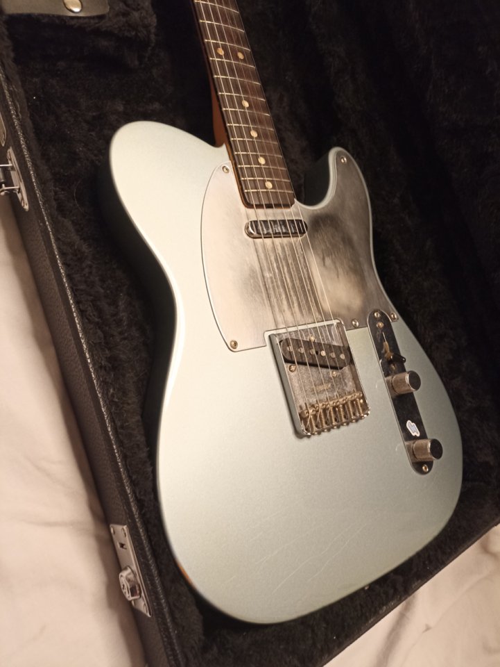 Fender telecaster chrissie hynde de segunda mano · Foto 1 de 8 · Valencia · 1000 €