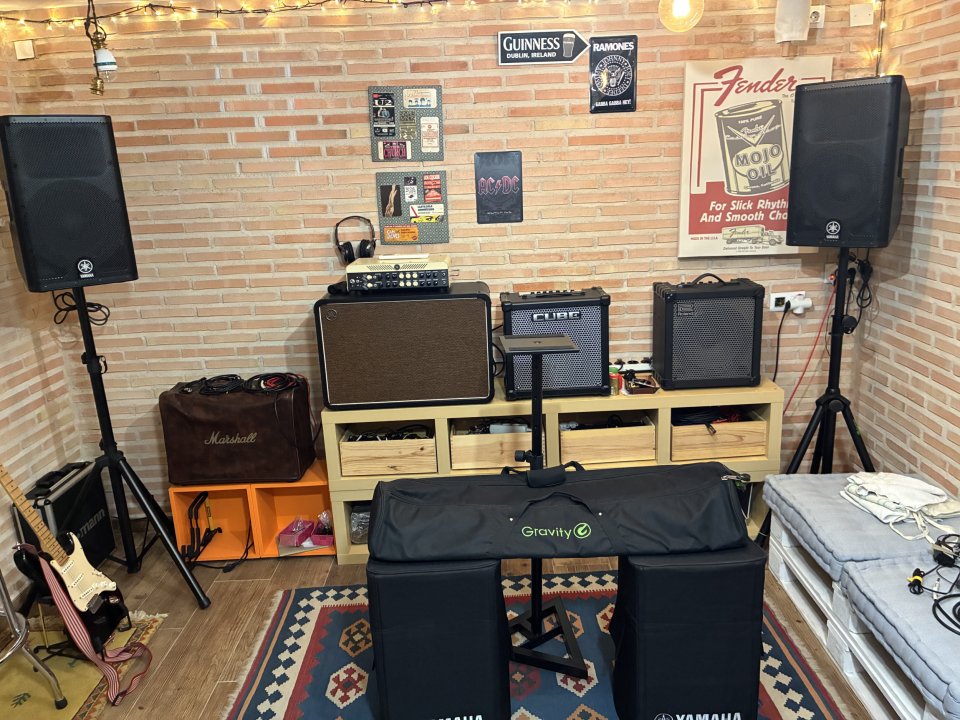 Equipo de sonido PA Yamaha DXR-12 de segunda mano · Foto 9 de 10 · Toledo · 1450 €