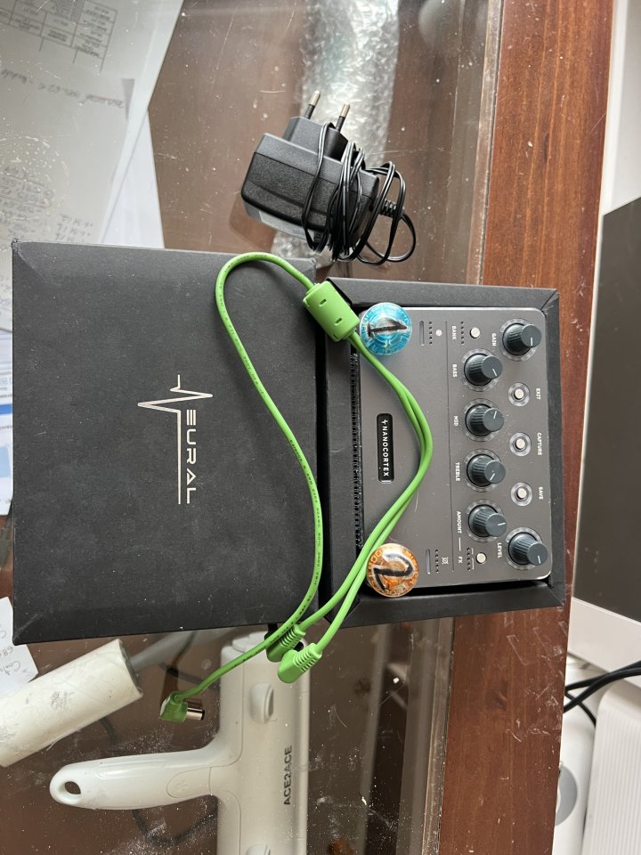Neural DSP Nano Cortex + Cables y adaptadores de segunda mano · Foto 2 de 5 · Madrid · 410 €