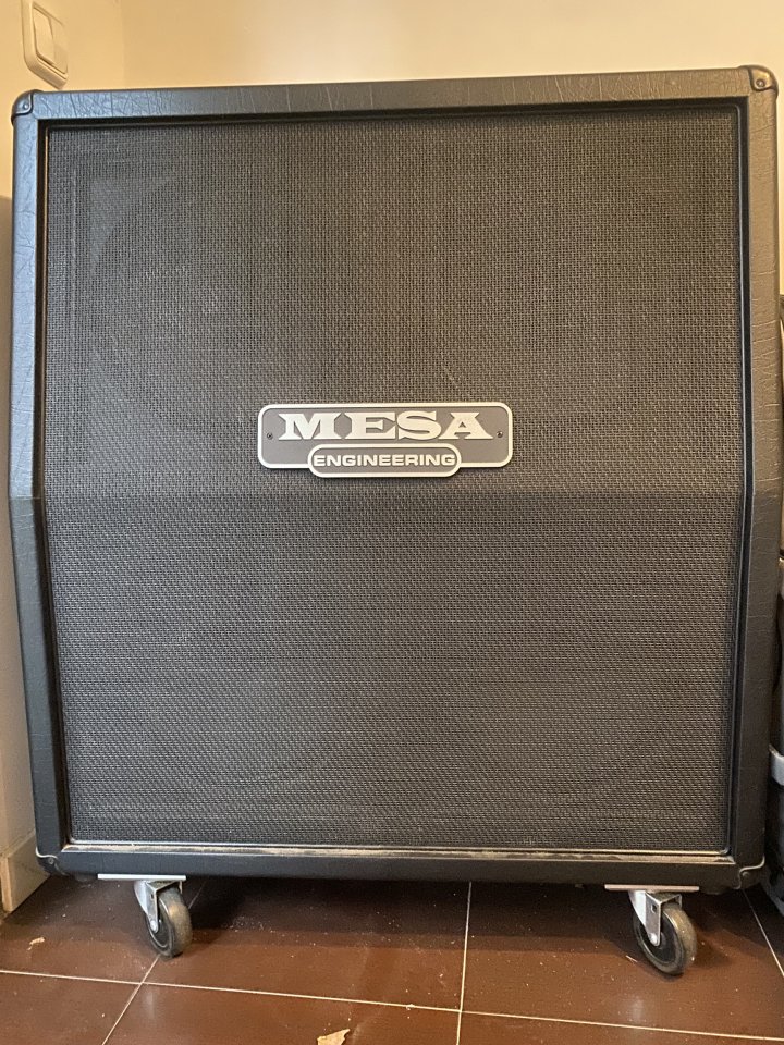 Pantalla 4/12 Mesa Boogie v30 de segunda mano · Foto 1 de 4 · Madrid · 800 €