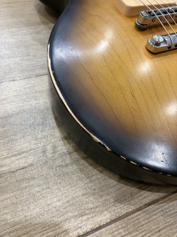 Gibson Les Paul Tribute 60s P90 Sunburst de segunda mano · Foto 4 de 8 · Cádiz · 850 €