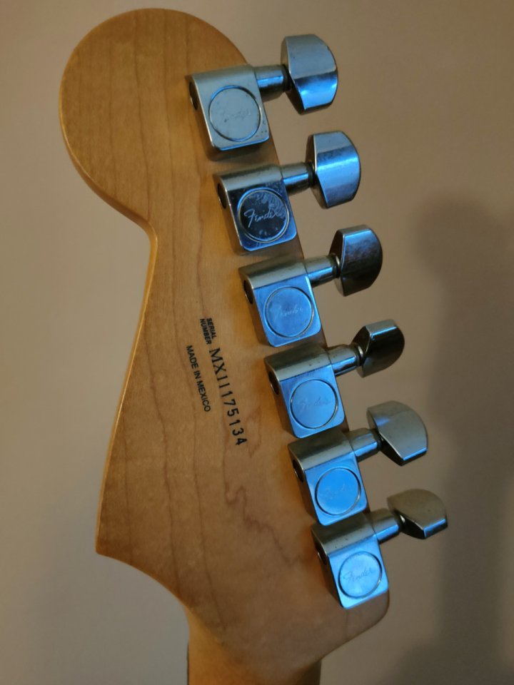 Fender Stratocaster HSS Made in Mexico (2011) Roja + Estuche Rígido