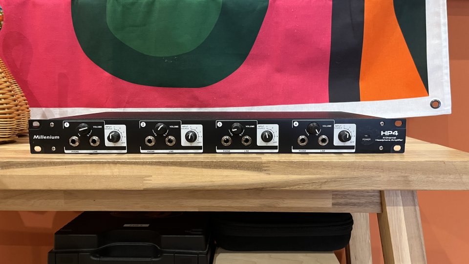 Millenium HP4 de segunda mano · Foto 1 de 2 · Barcelona · 50 €