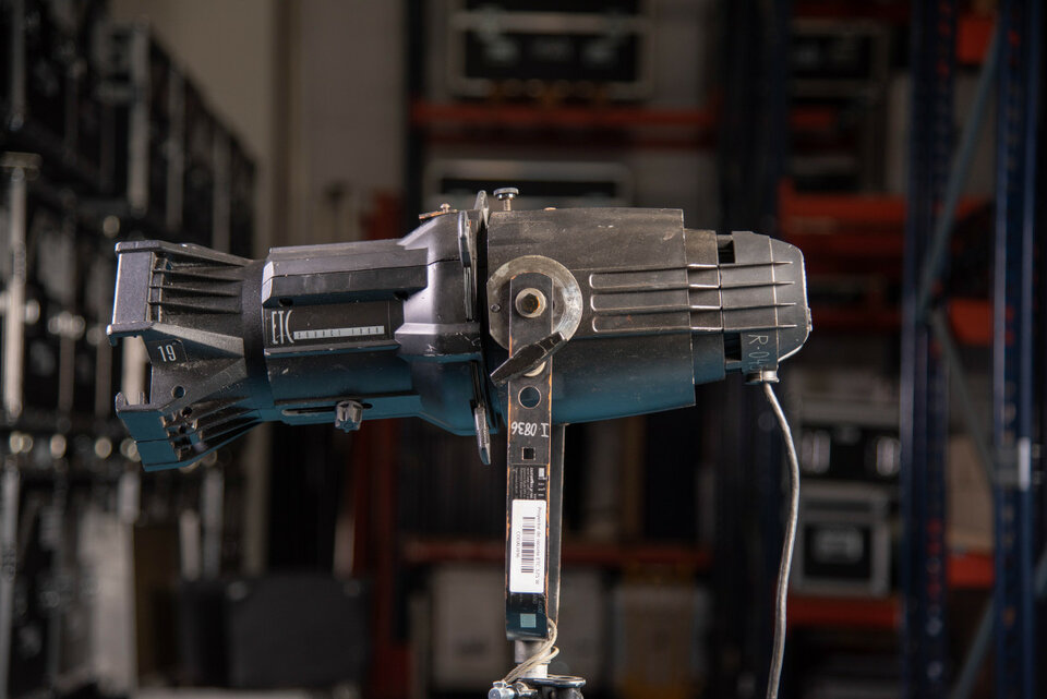 Proyector de recorte ETC fijo de 19º y 26º