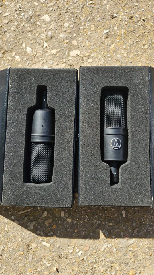 2 Micrófonos Audio Technica AT4033