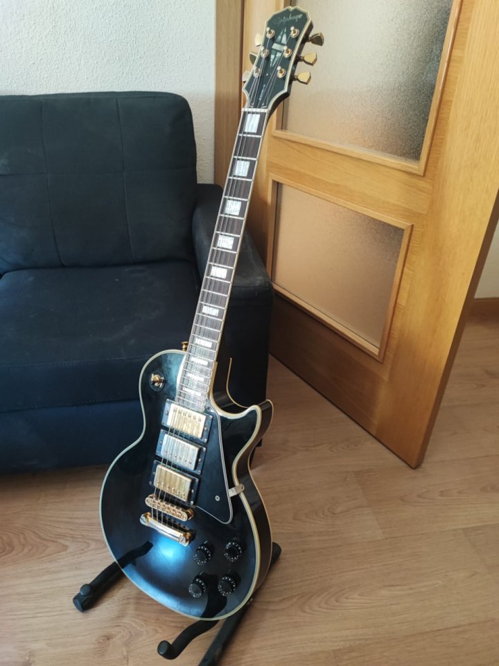 Les Paul Custom Black Beauty Epiphone (2001) de segunda mano · Foto 1 de 6 · Madrid · 800 €