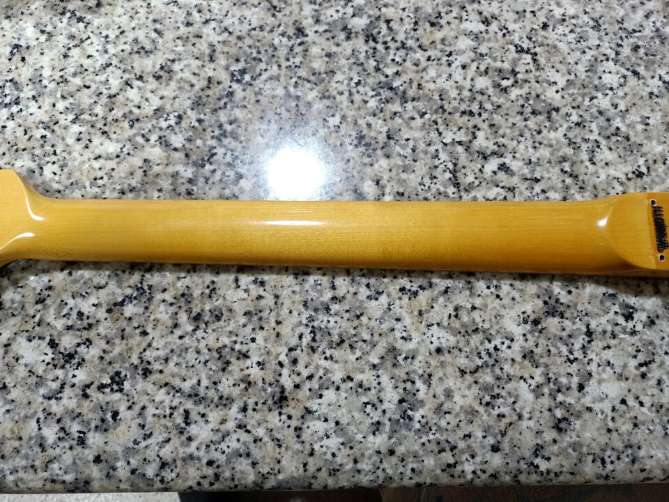 Mástil Warmoth escalopado