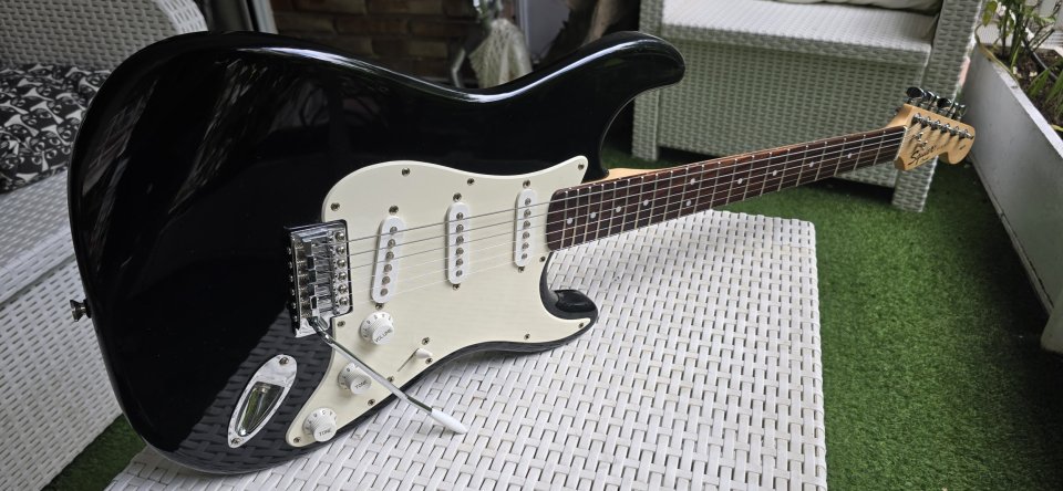 Squier by Fender Affinity de segunda mano · Foto 6 de 7 · Madrid · 175 €