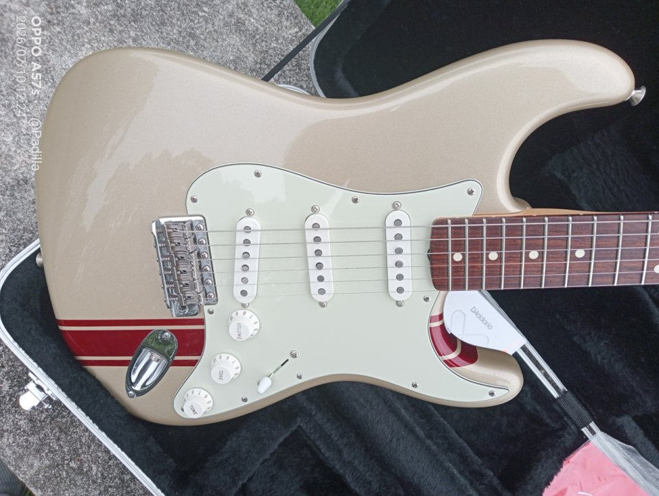 Fender John Mayer Signature 2005 – Shoreline Gold – Big Dipper de segunda mano · Foto 2 de 10 · A Coruña · 2750 €