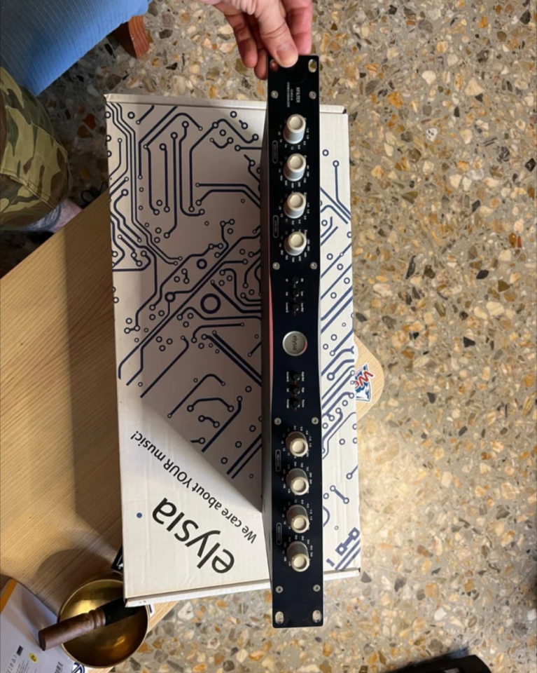 Eq analogica Elysia Xfilter de segunda mano · Foto 1 de 2 · Zaragoza · 750 €