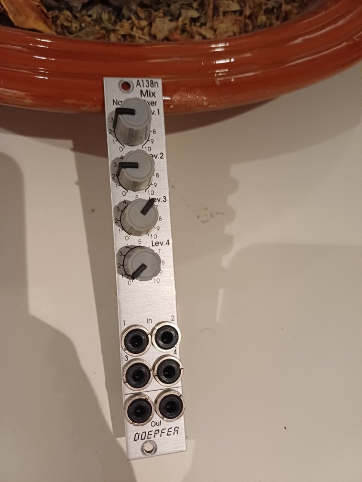 Mixer eurorack mini doepfer a-138n de segunda mano · Zaragoza · 45 €