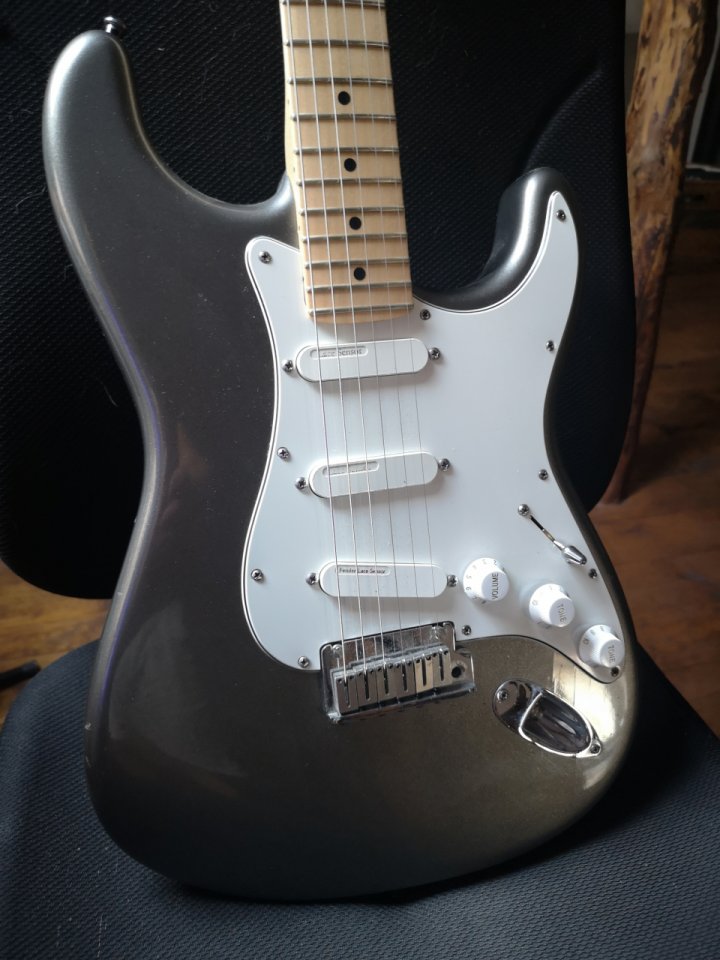 Fender American Standard 2007 Eric Clapton Lace Sensor+Mid Boost de segunda mano · Foto 1 de 10 · Madrid · 1700 €
