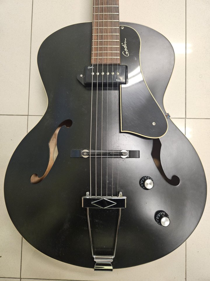 Godin 5th Avenue P90