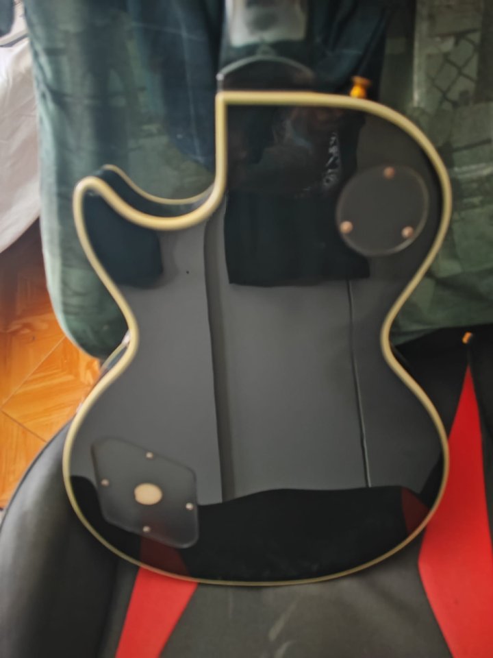 Les Paul Custom Black Beauty Epiphone (2001) de segunda mano · Foto 4 de 6 · Madrid · 800 €