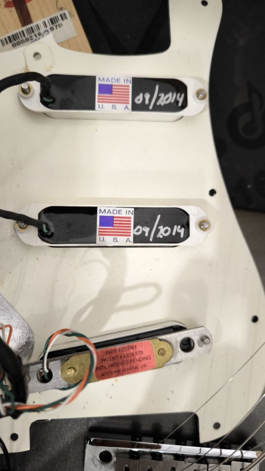 Fender American Standard 2007 Eric Clapton Lace Sensor+Mid Boost de segunda mano · Foto 7 de 10 · Madrid · 1700 €