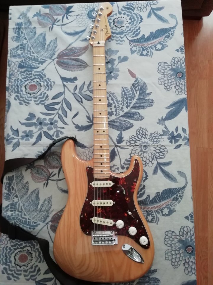 Fender Player I Stratocaster Ltd. Edicion Ash (Mejorada) de segunda mano · Foto 2 de 8 · Madrid · 775 €