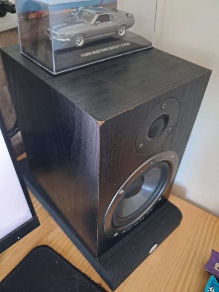 Monitores activos Esi nEar 05