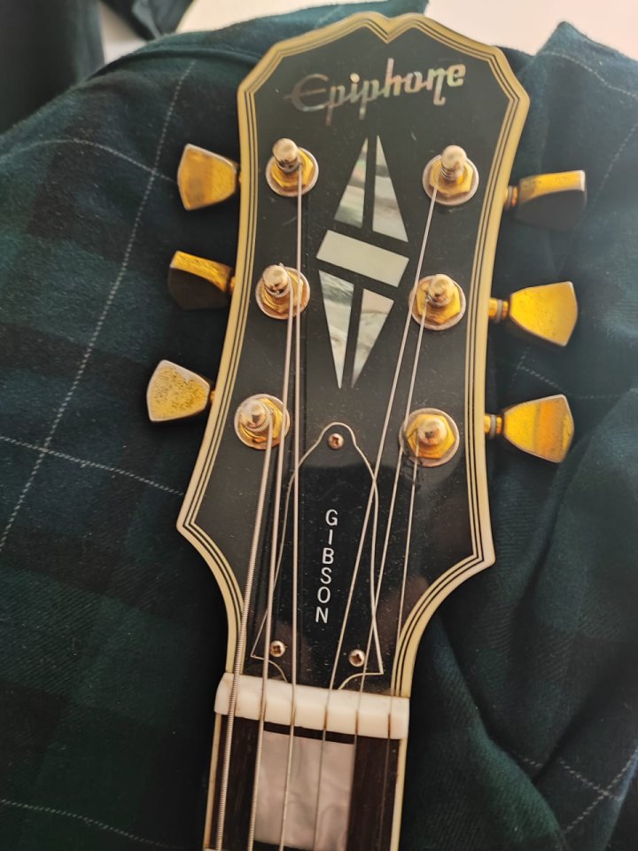 Les Paul Custom Black Beauty Epiphone (2001) de segunda mano · Foto 2 de 6 · Madrid · 800 €