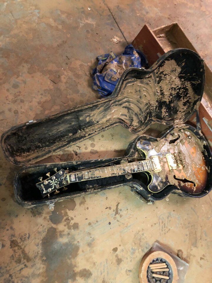 Ibanez AS200 de 1979, Crafted in Japan.  Para restaurar. VENDIDA.