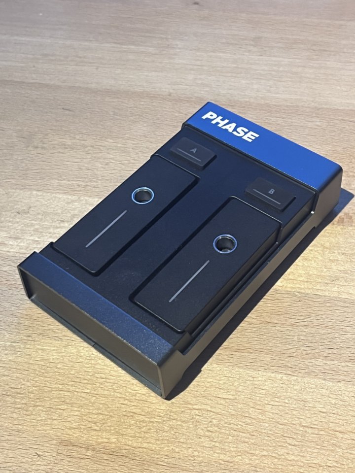 Phase DJ Essential + funda original de regalo.