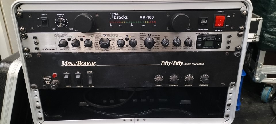 Chollo! Rack+mesa 50/50+fx+t.racks