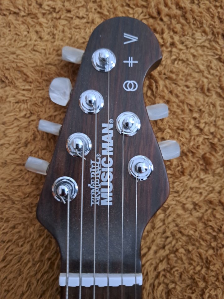 Ernie Ball Music Man St. Vincent HHH USA – Rosewood Neck de segunda mano · Foto 4 de 10 · Zaragoza · 2350 €