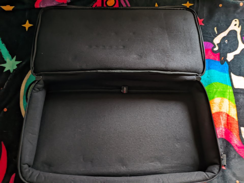 Pedales,maleta Gator,base pedales y powerplant de segunda mano · Foto 10 de 10 · Cádiz · 225 €