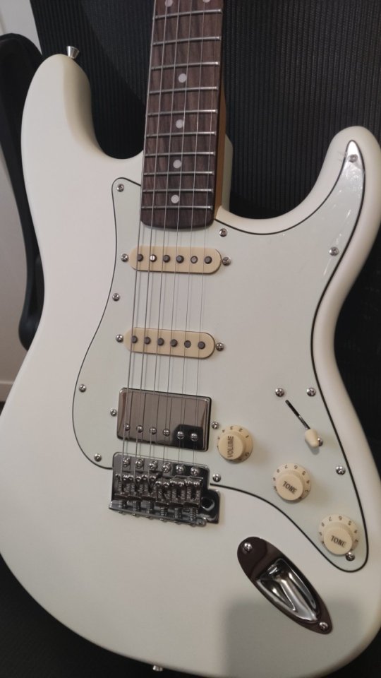 Guitarra Bygone Spicy Stratocaster HSS de segunda mano · Foto 3 de 6 · Valencia · 650 €