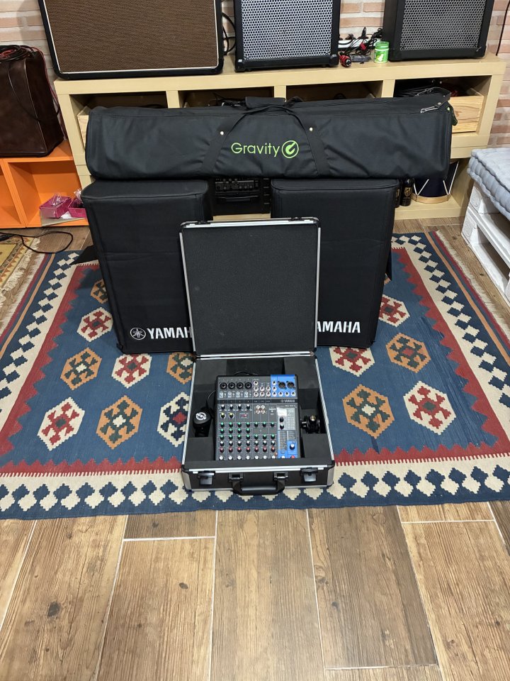 Equipo de sonido PA Yamaha DXR-12 de segunda mano · Foto 7 de 10 · Toledo · 1450 €
