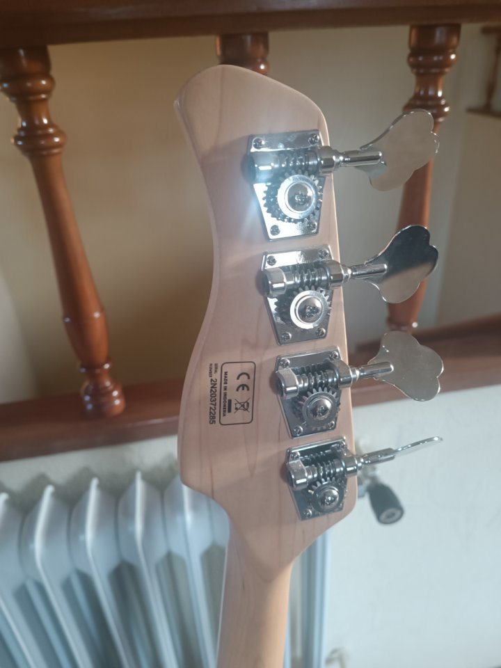 Marcus Miller V7 2nd Generation