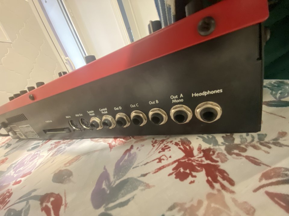 Vendo Nord Rack 2 (199X), Moog DFAM, O-Coast, Microfreak, Behringer Crave. Precio por lote, todos funcionando