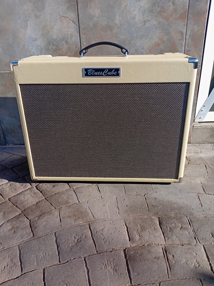 Ronan cube blues Artist