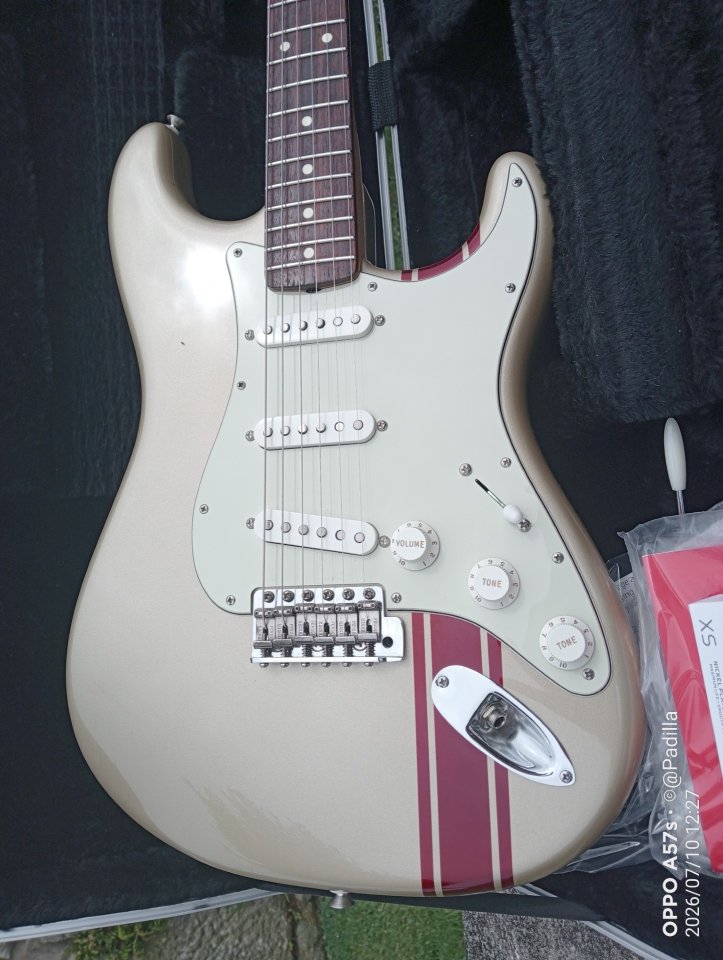 Fender John Mayer Signature 2005 – Shoreline Gold – Big Dipper de segunda mano · Foto 9 de 10 · A Coruña · 2750 €