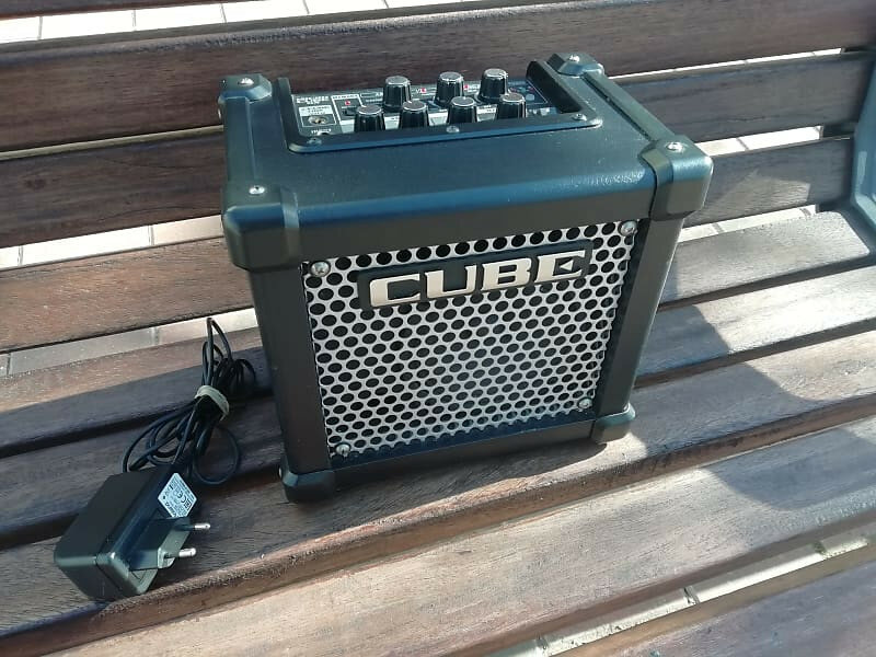 Roland Micro Cube GX