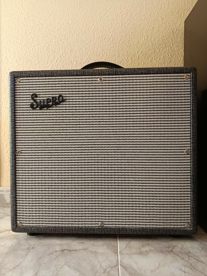 Supro Black Magick Reverb