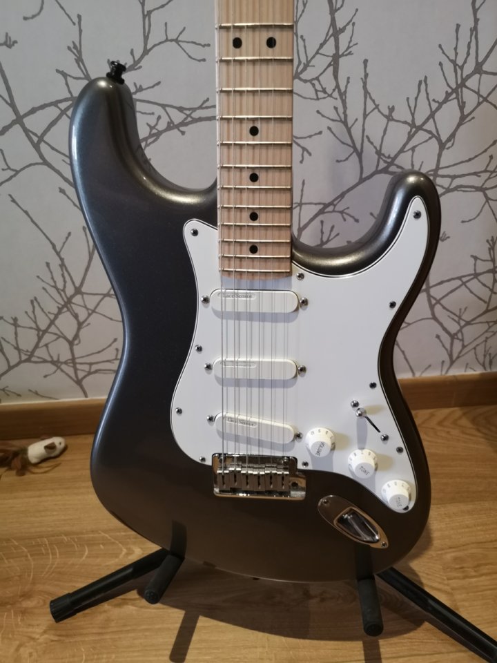 Fender American Standard 2007 Eric Clapton Lace Sensor+Mid Boost de segunda mano · Foto 10 de 10 · Madrid · 1700 €