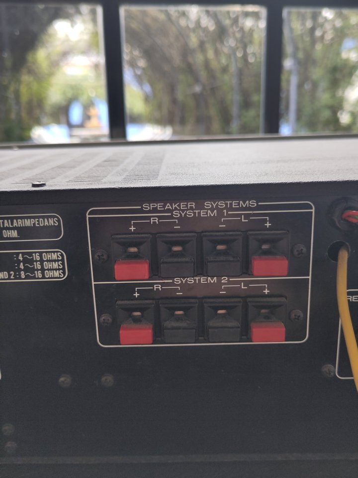 Amplificador Marantz 1072