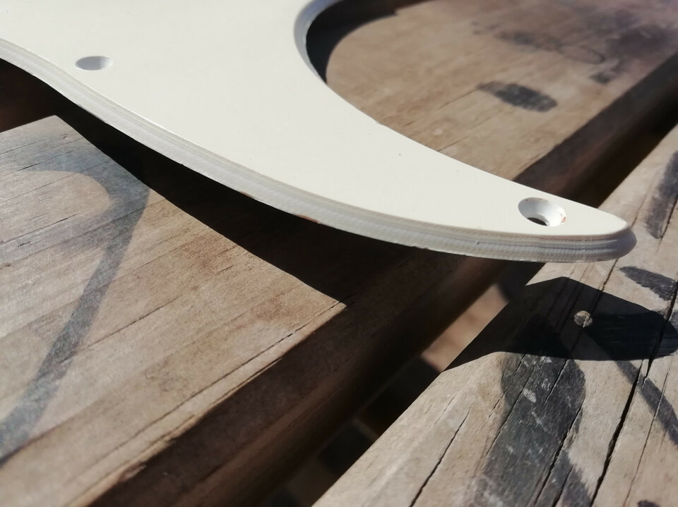 Golpeador Stratocaster años 80 extremadamente raro ¿ Squier Bullet ?