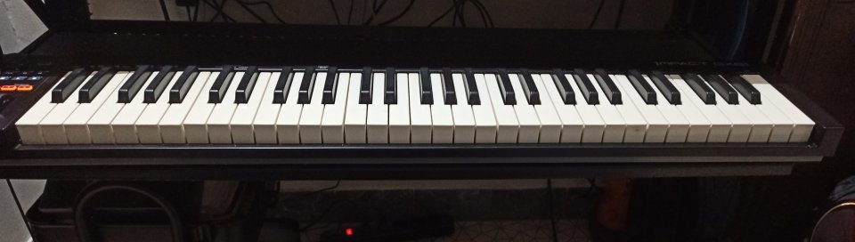 Teclado NEKTAR IMPACT GX61 (controlador MIDI 5 octavas)