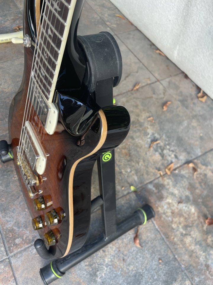 2025 PRS SE McCarty 594 Black Gold Burst - Como Nueva de segunda mano · Foto 10 de 10 · Pontevedra · 600 €