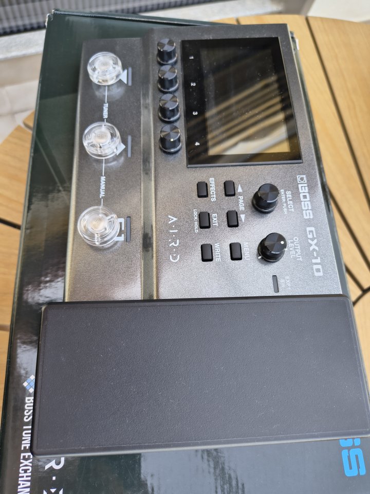 Boss GX-10 de segunda mano · Foto 3 de 3 · Valencia · 250 €
