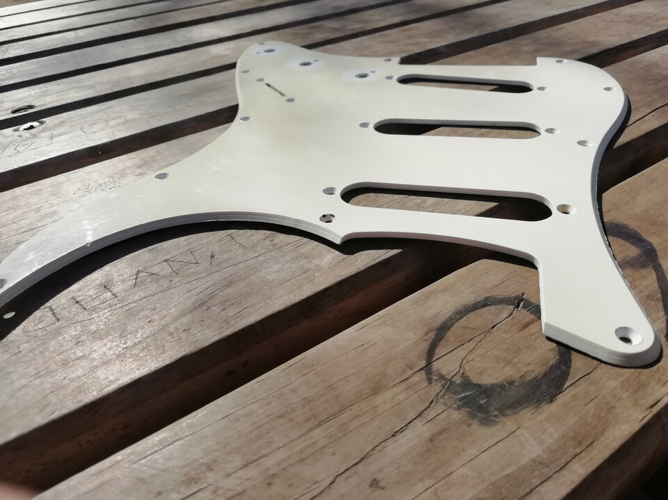 Golpeador Stratocaster años 80 extremadamente raro ¿ Squier Bullet ?